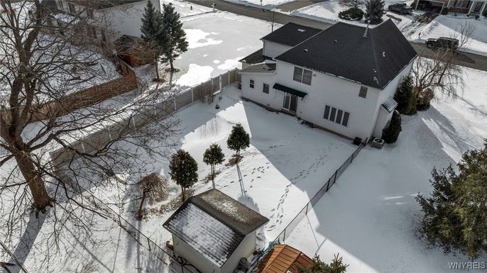 Exterior, Drone