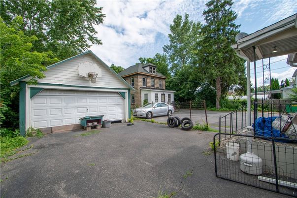 Detached Garage, Exterior