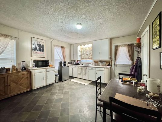 Chandelier, Dining room, Interior, Kitchen