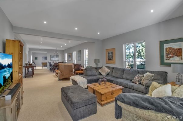 Dining room, Interior, Living room, Pendant Lights, Recessed Lighting