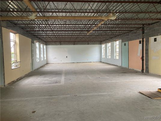 Empty room, Interior, Wooden Beams