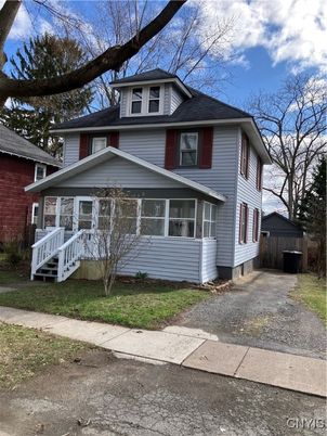 Exterior, Facade, American Foursquare