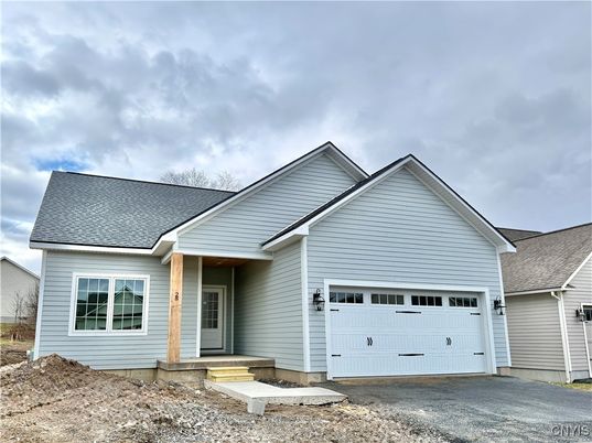 Attached, Exterior, Facade, Ranch