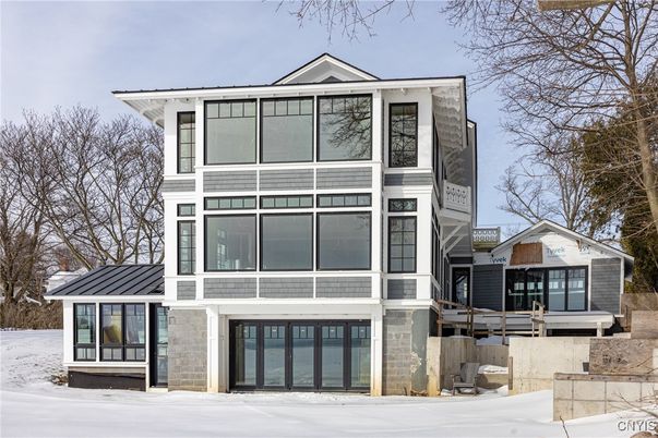 Exterior, Facade, Modern
