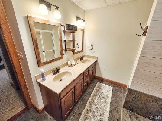 Bathroom, Dual Sink Vanities, Interior