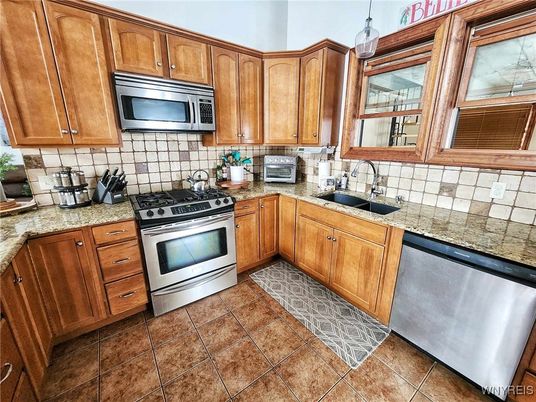 Interior, Kitchen, Pendant Lights, Stainless Steel Appliances