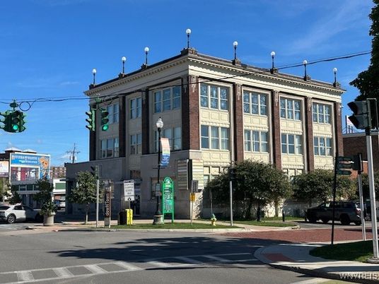 Exterior, Facade, Georgian