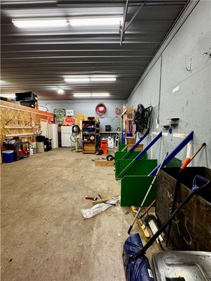 Garage, Interior