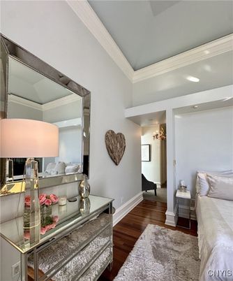 Interior, Piano, Recessed Lighting, Wood Texture Flooring