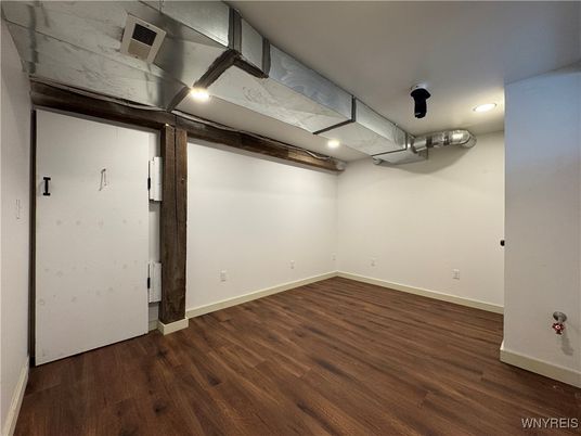 Empty room, Interior, Recessed Lighting, Wood Texture Flooring