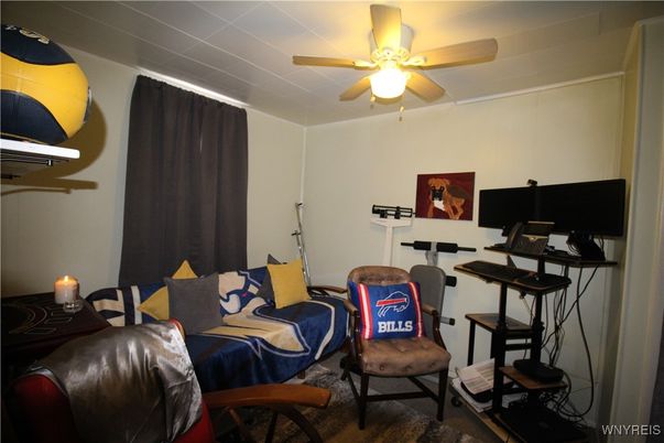 Home Office, Interior
