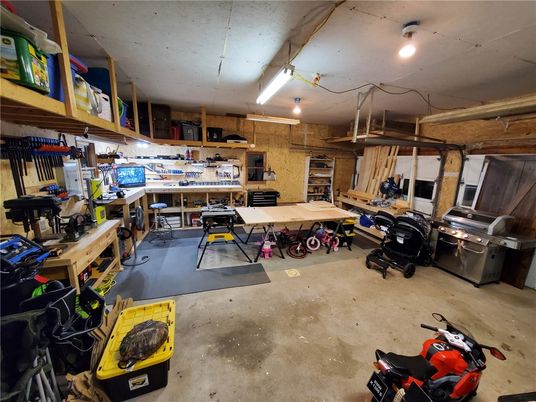 Garage, Interior, Wooden Walls