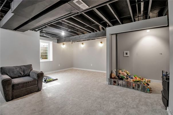 Empty room, Interior, Wooden Beams