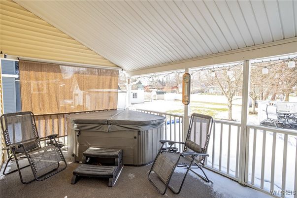 Exterior, Hot Tub