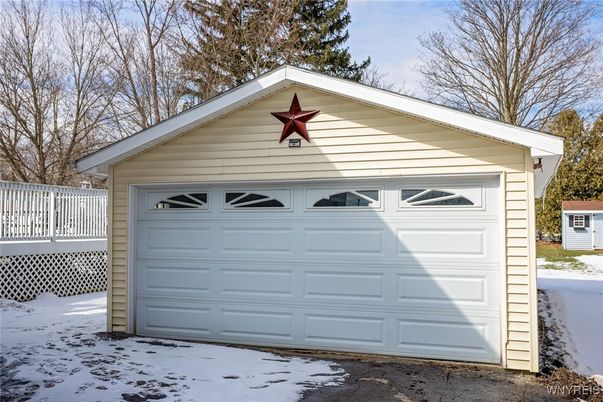 Detached Garage, Exterior