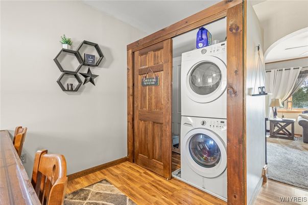 Interior, Utility Closets, Washer, Wood Texture Flooring