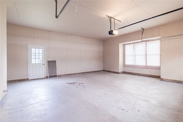 Empty room, Garage, Interior