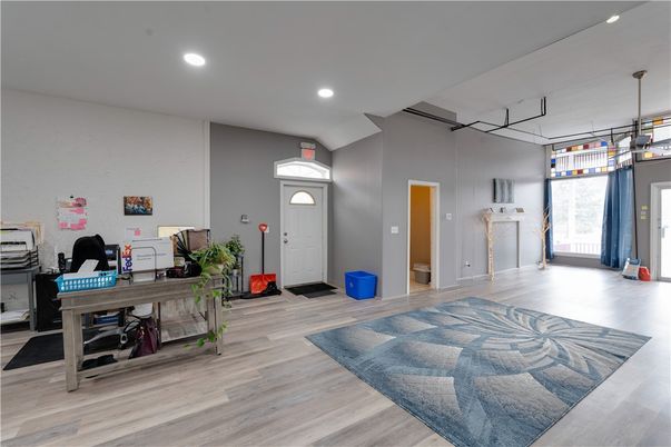 Interior, Pendant Lights, Recessed Lighting, Wood Texture Flooring