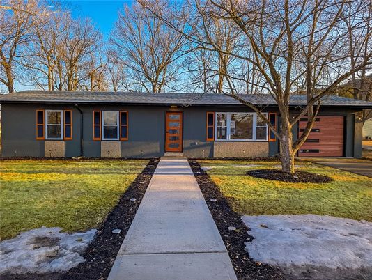 Attached, Exterior, Facade, Ranch
