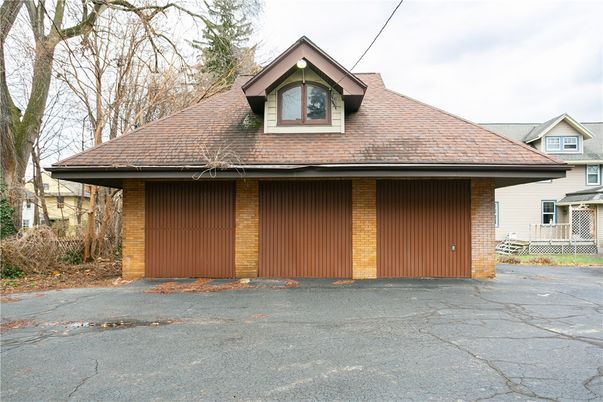 Attached, Detached Garage, Exterior, Facade, Brick Facade, Cape Cod