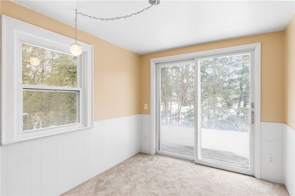 Empty room, Interior, Pendant Lights