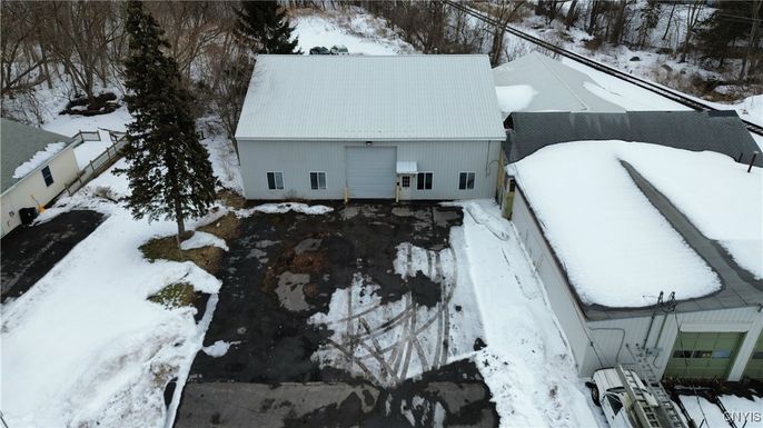 Exterior, Drone
