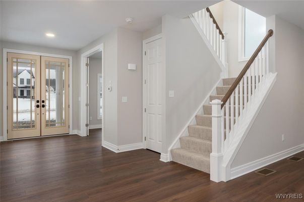 Interior, Recessed Lighting, Wood Texture Flooring