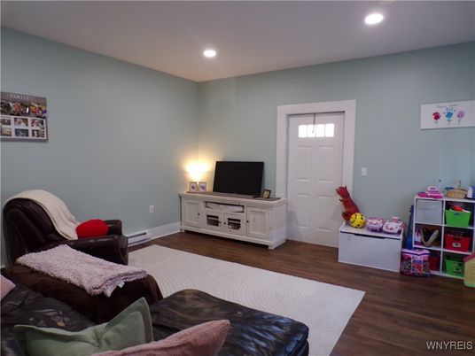Interior, Recessed Lighting, Wood Texture Flooring