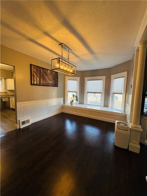 Empty room, Interior, Pendant Lights, Wood Texture Flooring