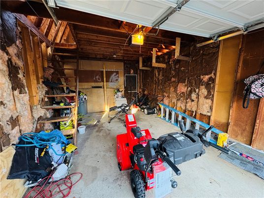 Garage, Interior