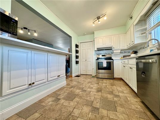Interior, Kitchen, Stainless Steel Appliances