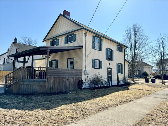 Exterior, Facade, Farmhouse
