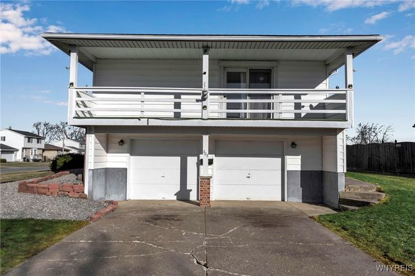 Attached, Exterior, Facade, Modern
