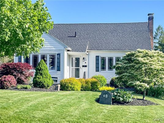 Exterior, Facade, Cape Cod