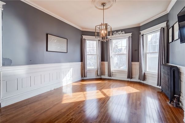 Interior, Pendant Lights, Wood Texture Flooring