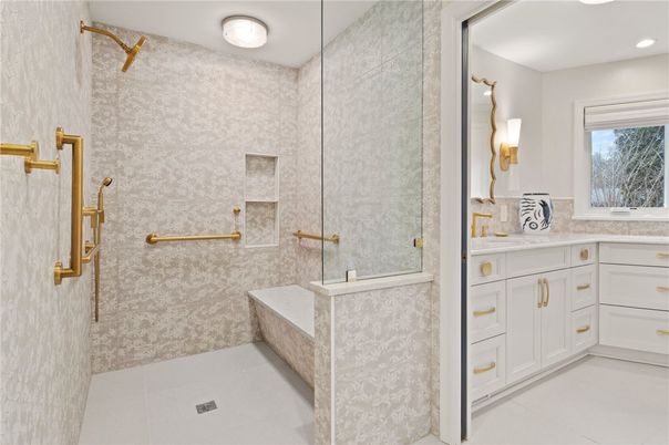 Bathroom, Interior, Recessed Lighting