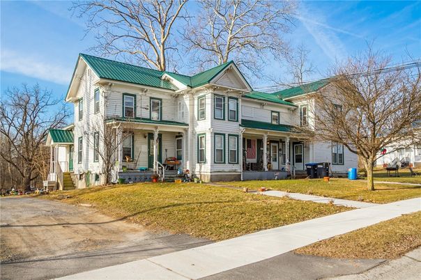 Exterior, Facade, Queen Anne Victorian