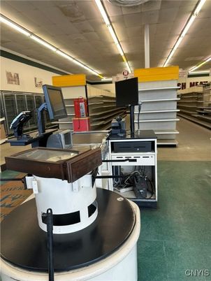 Game Room, Interior