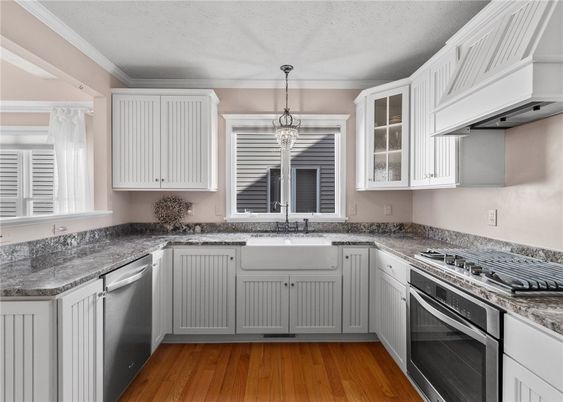 Interior, Kitchen, Pendant Lights, Stainless Steel Appliances, Wood Texture Flooring