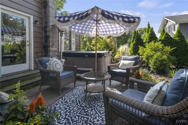 Exterior, Hot Tub