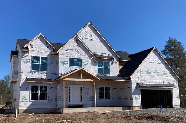 Attached, Exterior, Facade, Farmhouse