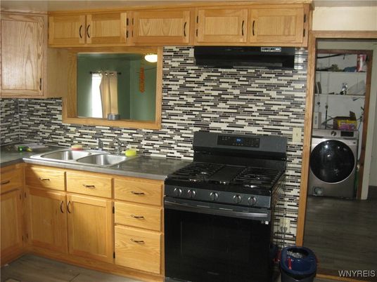 Interior, Kitchen, Washer, Wood Texture Flooring
