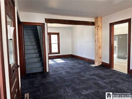 Empty room, Interior, Wooden Beams