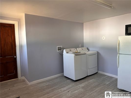 Interior, Washer, Wood Texture Flooring