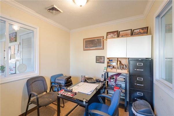 Home Office, Interior