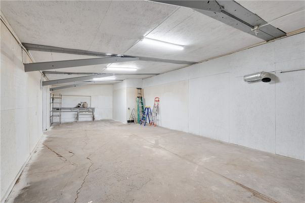 Garage, Interior