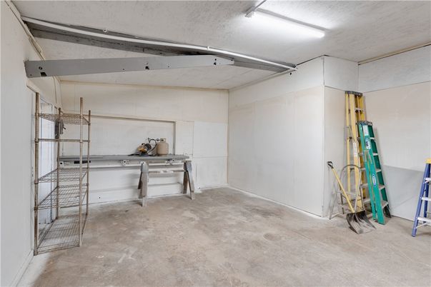Garage, Interior
