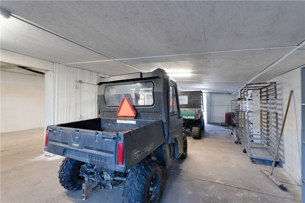 Garage, Interior