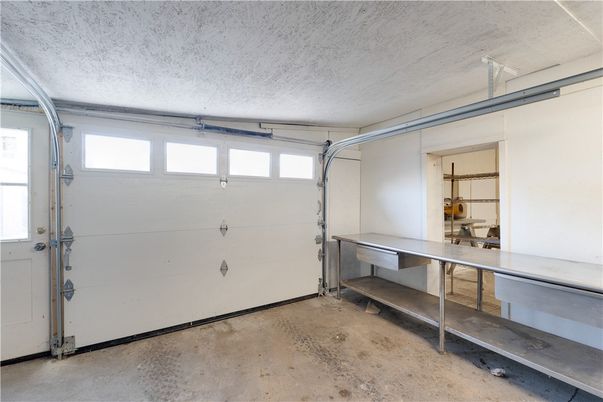 Garage, Interior