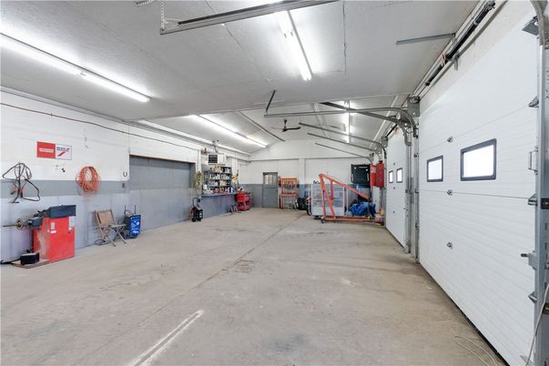 Garage, Interior